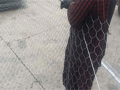 L型路面加筋网